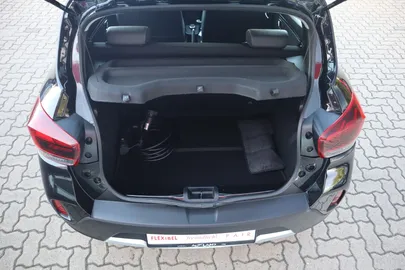 Car image 30