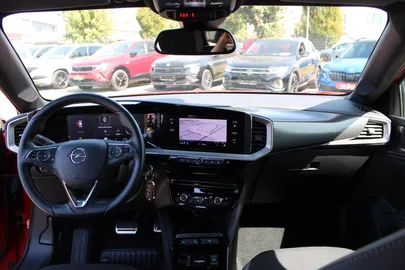 Car image 19