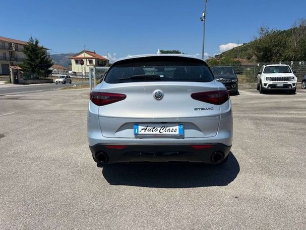 Alfa Romeo Stelvio 2.2 AT8 140 kW image number 4