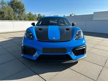 Car image 3