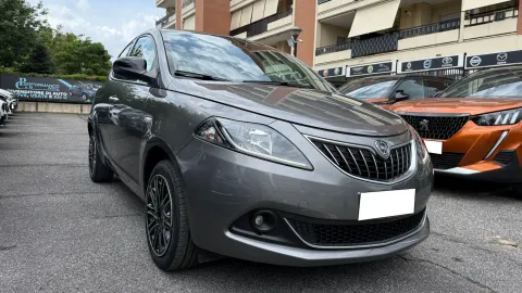 Car image 1
