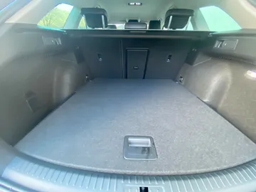 Car image 33
