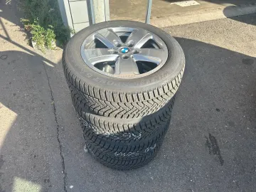 Car image 26