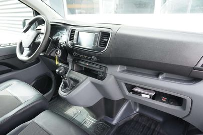 Car image 31