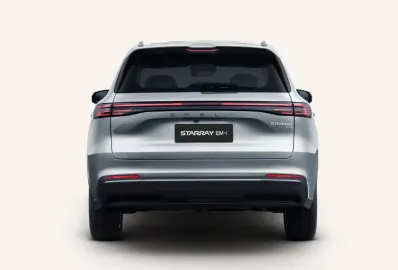 Car image 4