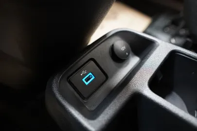 Car image 34