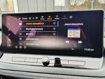 Car image 32