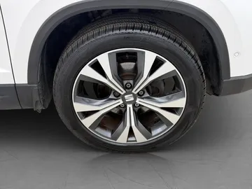 Car image 31