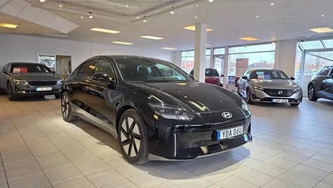 Car image 4