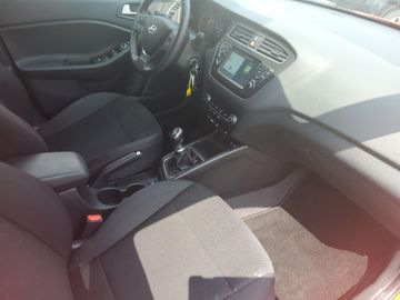 Car image 14