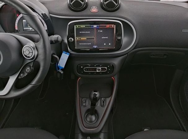 Smart ForTwo coupe EQ passion 60 kW image number 4