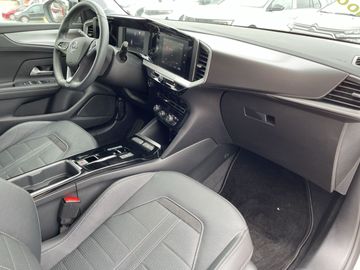 Car image 30