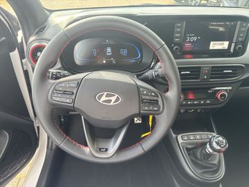 Car image 15