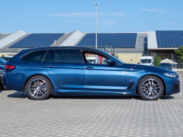 BMW 520i Touring 135 kW image number 2