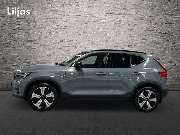 Volvo XC40 Recharge T4 Plus Dark 157 kW image number 3