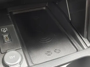 Car image 34