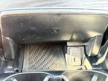 Car image 38