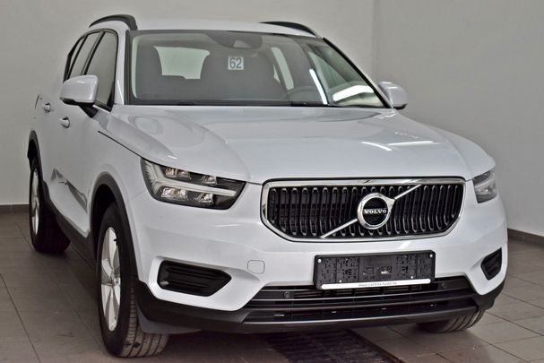 Volvo XC40 Momentum 95 kW image number 7