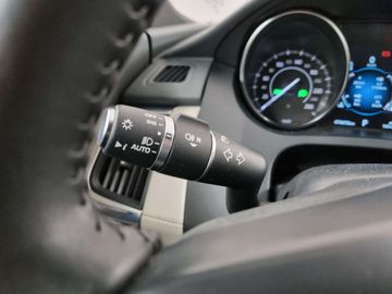 Car image 30