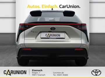 Car image 4