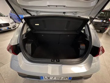 Car image 28