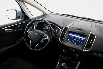Car image 29