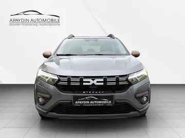Car image 3