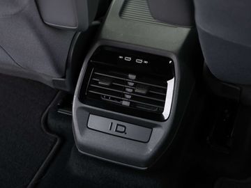 Car image 47