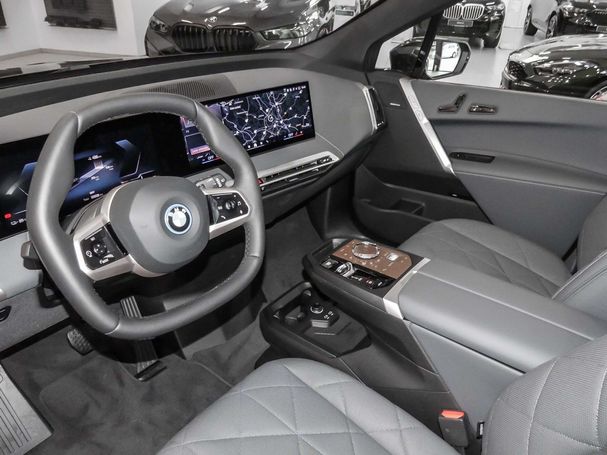 BMW iX xDrive50 385 kW image number 1