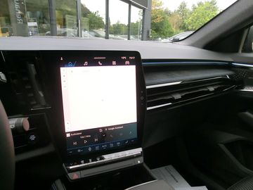 Car image 38