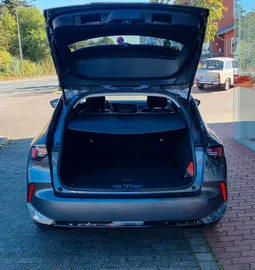 Car image 28