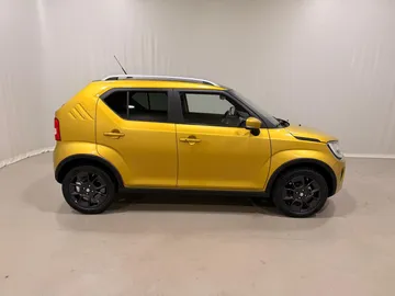 Car image 4
