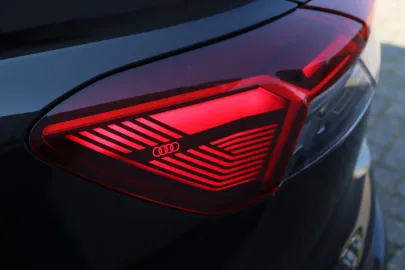 Car image 33