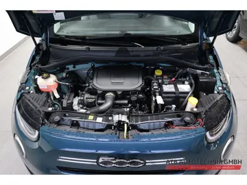 Car image 19