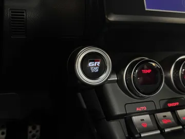 Car image 28