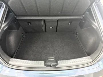 Car image 40