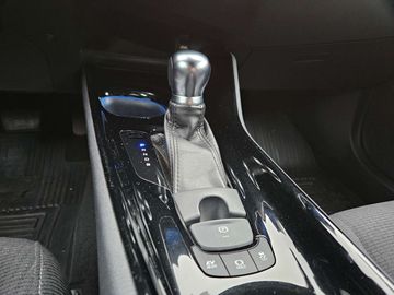 Car image 16