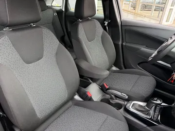 Car image 29