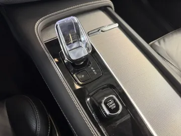 Car image 32