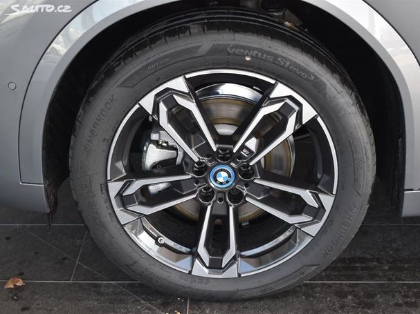 BMW iX xDrive30 225 kW image number 5