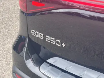 Car image 34