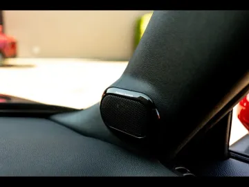 Car image 27