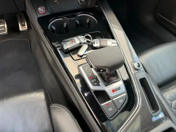 Car image 29