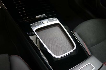 Car image 24