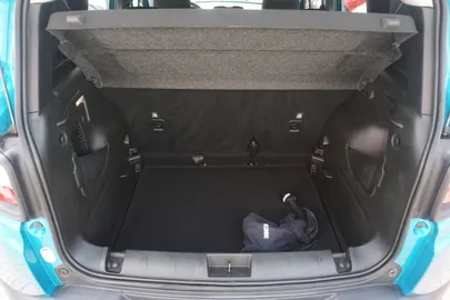 Car image 31