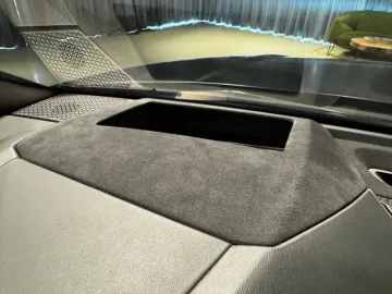 Car image 37