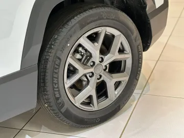 Car image 31
