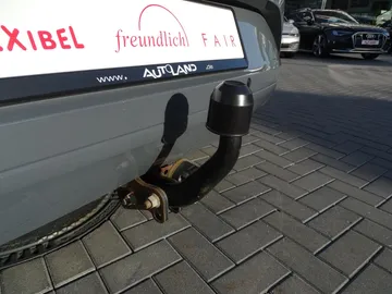 Car image 32