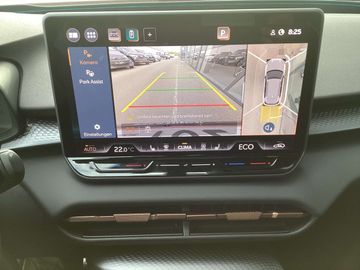 Car image 10