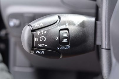 Car image 36